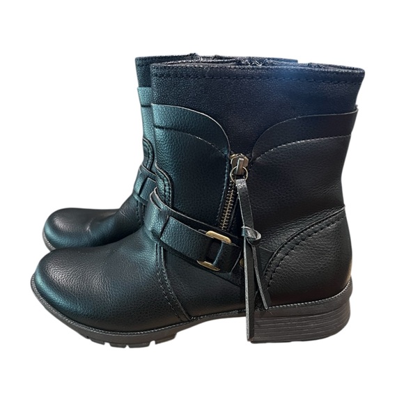 Clarks Riddle Avant Women’s Black Moto Boots Size 8.5 M 1” heel, Inside Zipper. - Picture 2 of 14